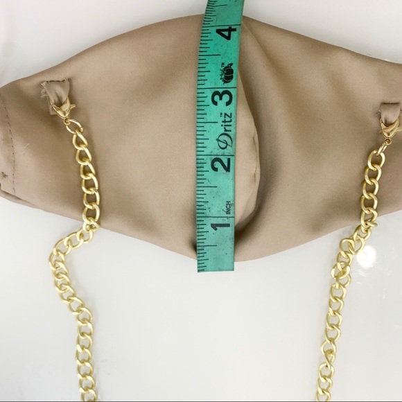 Face Mask With Chain - Picture 8 of 9